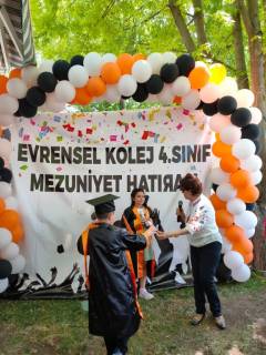 Evrensel Kolej